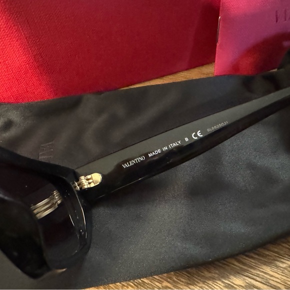 Valentino Black Acetate VA4080 VLogo Gradient Rectangular Sunglasses - Picture 8 of 14